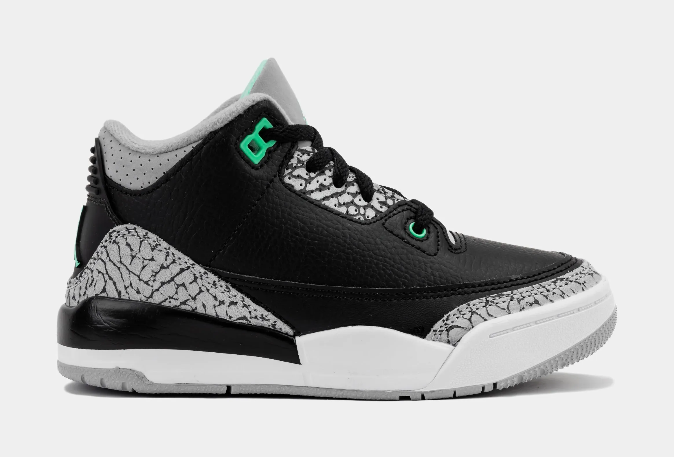 Air Jordan 3 Retro Green Glow Preschool Lifestyle Shoes (Black/Green Glow/Wolf Grey/White)