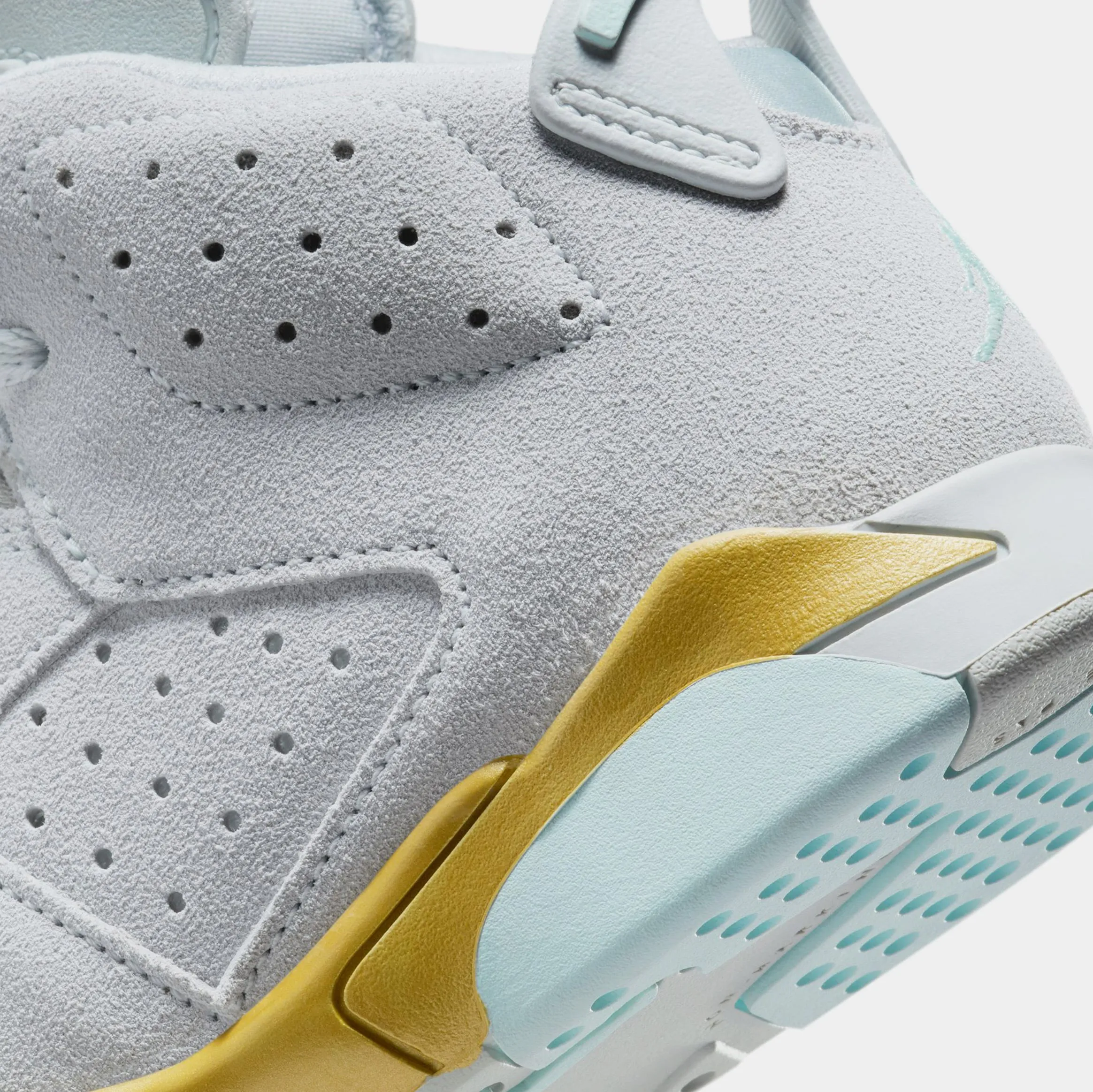 Air Jordan 6 Retro Pearl Preschool Lifestyle Shoes (Pure Platinum/Glacier Blue/Metallic Gold)