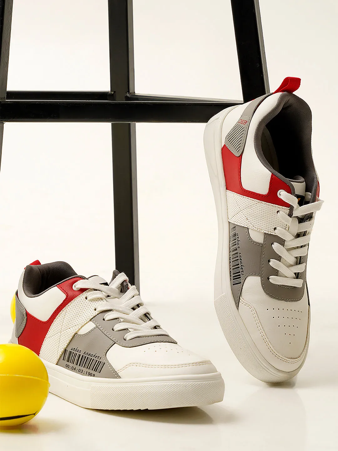 Men's Active Graphic White Sneaker (IX1062)