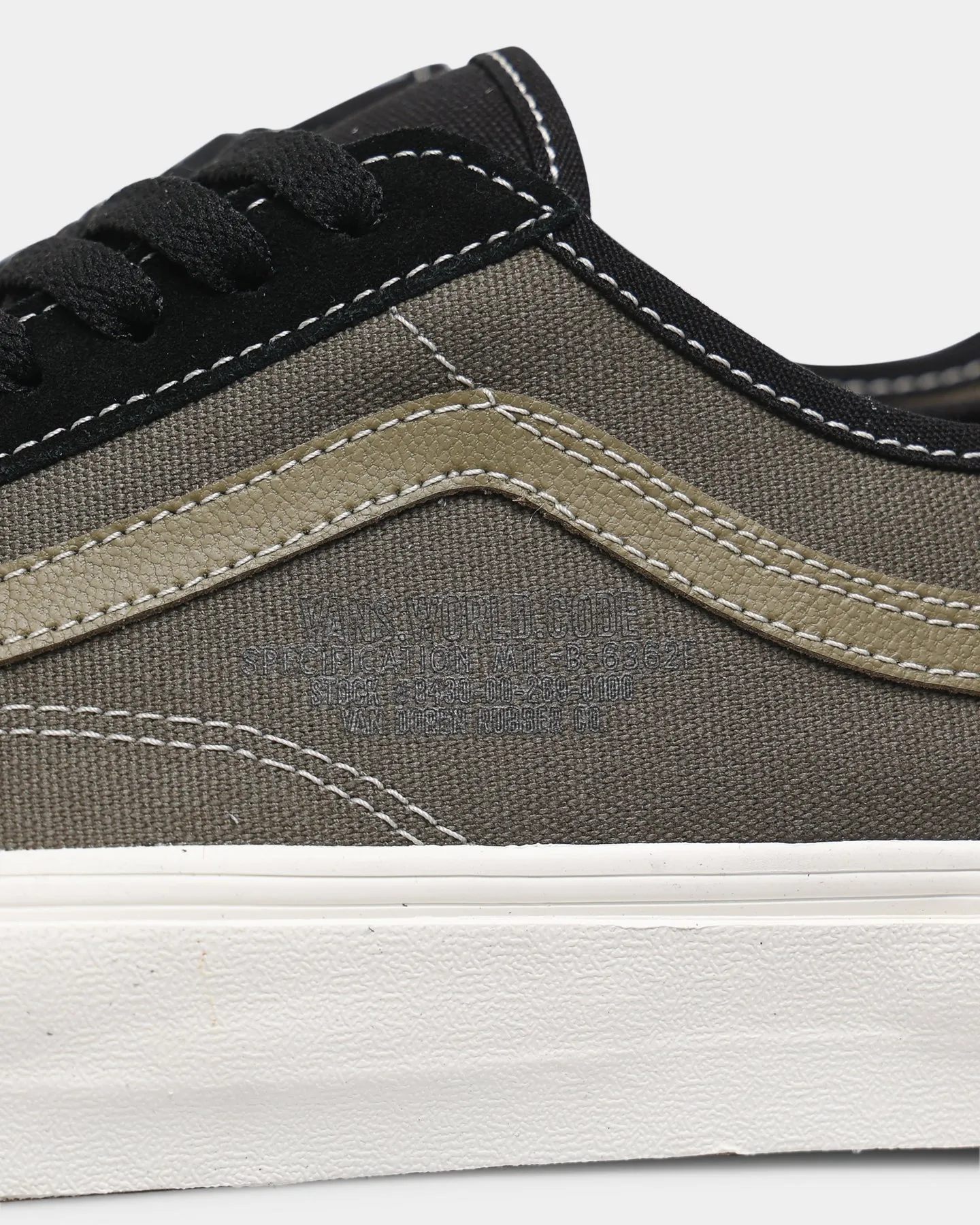 Vans Old Skool Tapered Vans World Black/Grape Leaf