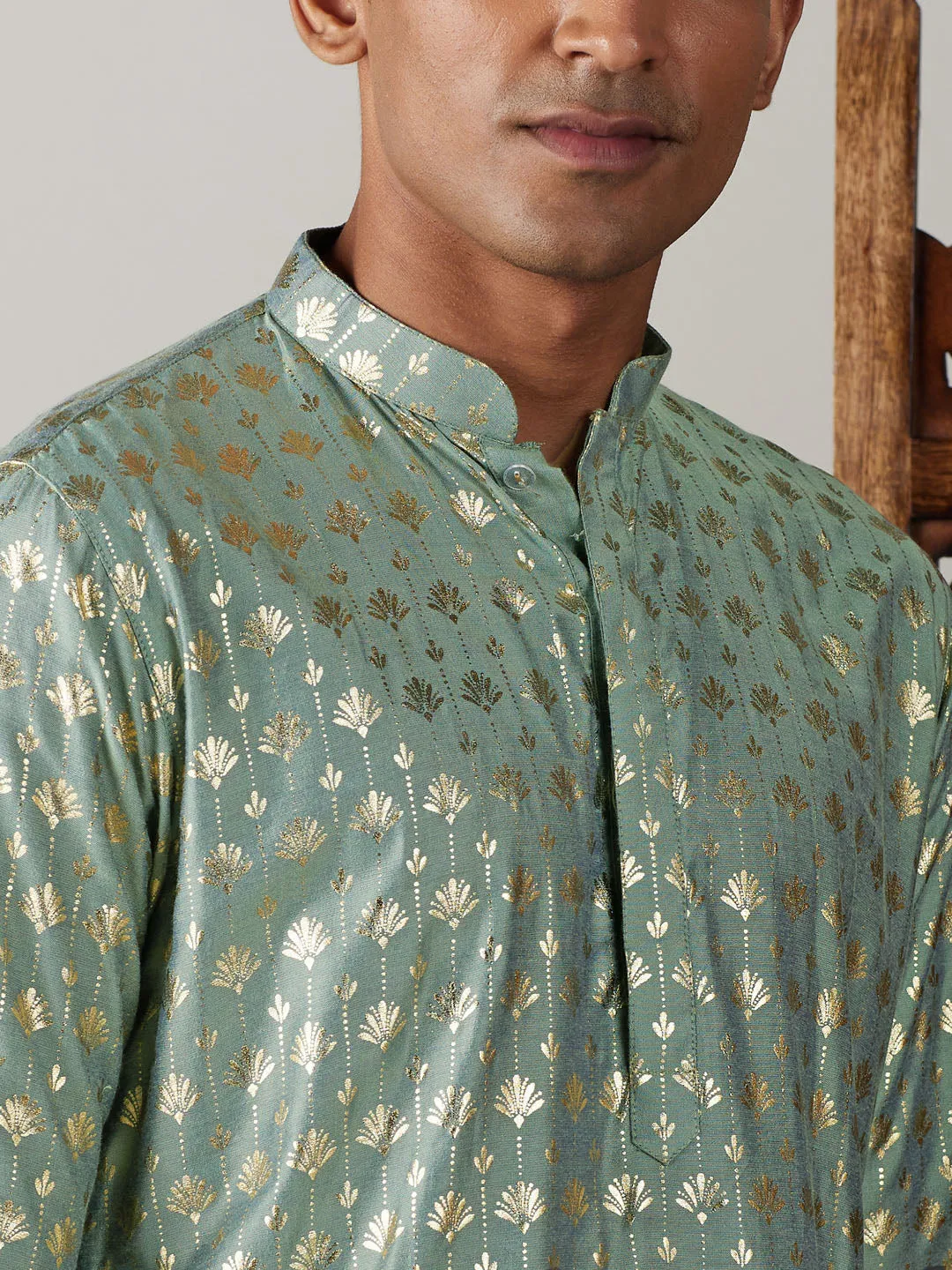 VASTRAMAY Men's Light Green Foil Printed Kurta